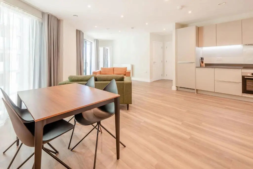 Spacious and Bright Apartments in Brentford