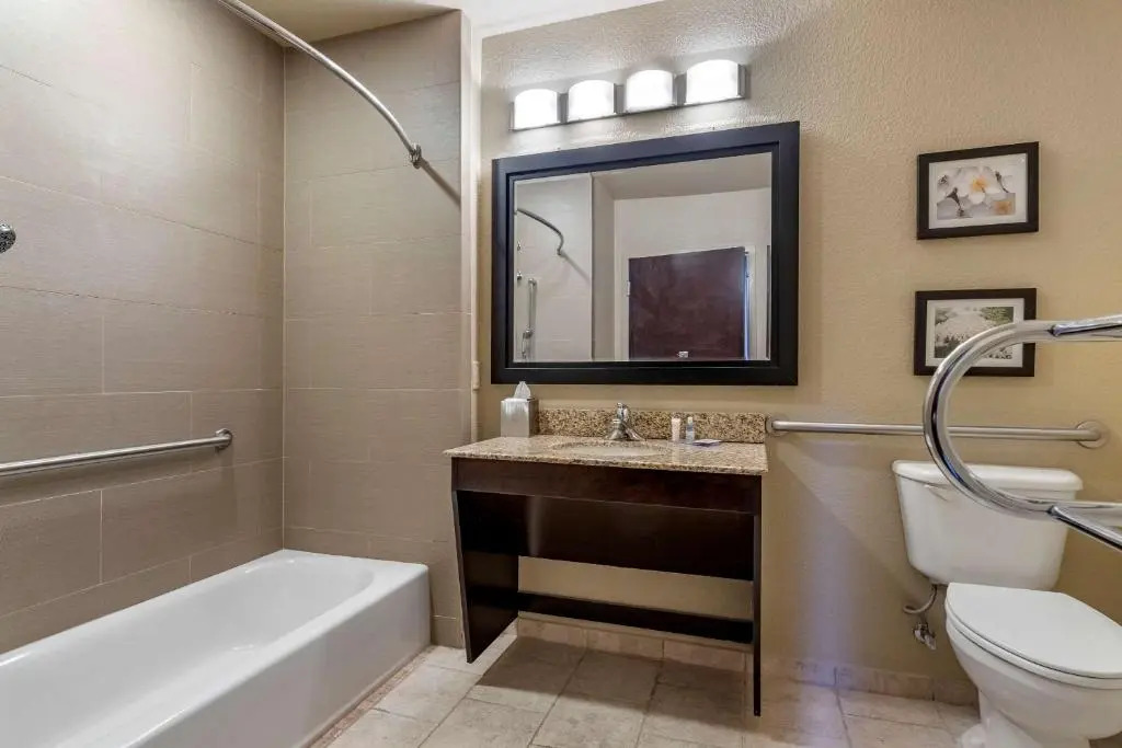 Simmons Suites