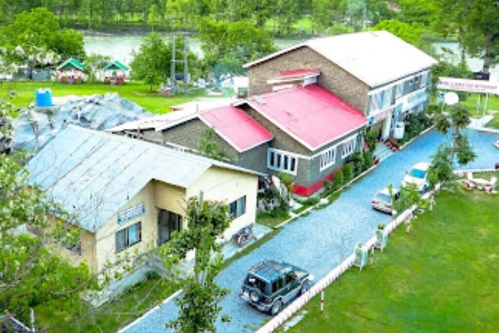 Valley trackers Hotel