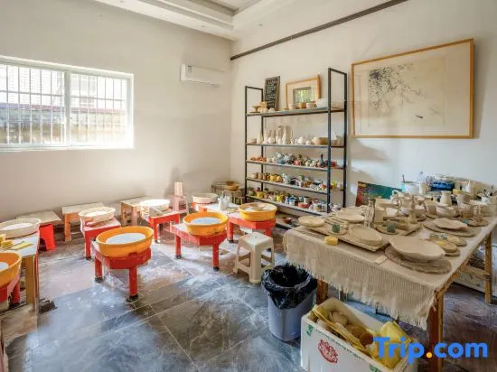 Jingdezhen Xiaolou Yichuan Homestay (High-Speed Rail North Station Branch