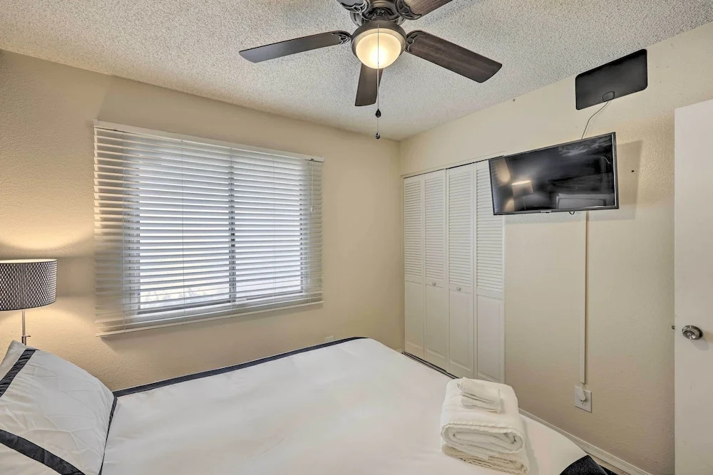 Family Friendly! Poolside Desert Oasis in Glendale