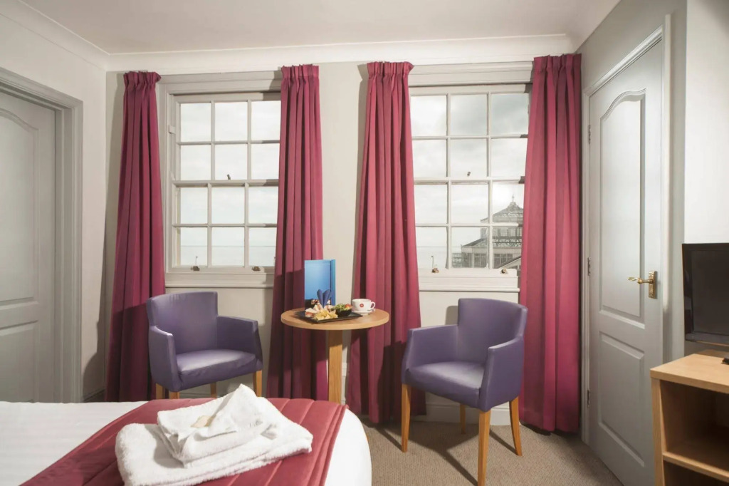 The Carlton Hotel