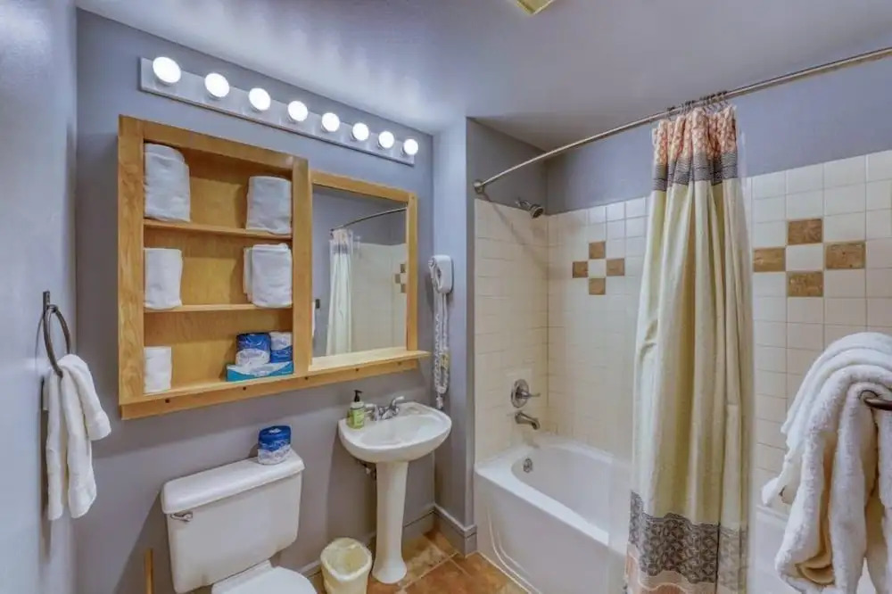 1 Bedroom Mountain Condo In River Run Village With Expansive Mountain Views And Walking Distance To Ski Slopes