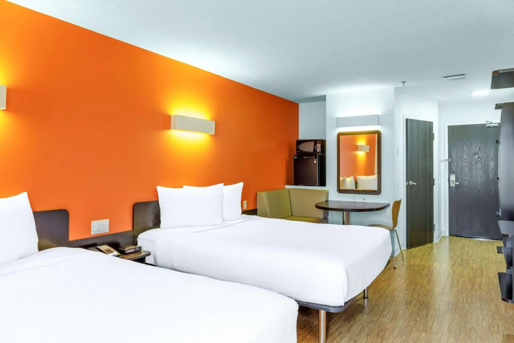 Motel 6-Swift Current, SK