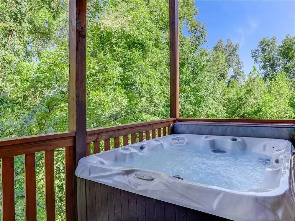 Splash of Moonshine - Two Bedroom Cabin