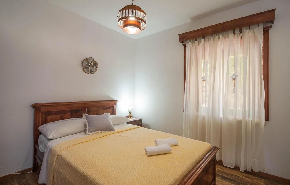 Beautiful Home in Postira With 5 Bedrooms and Wifi