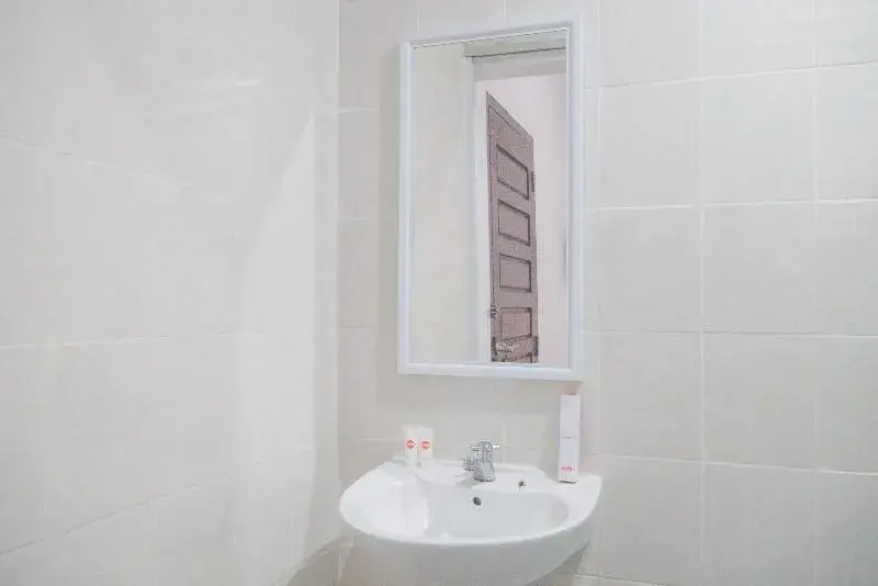Audi Inn Hotel by OYO Rooms
