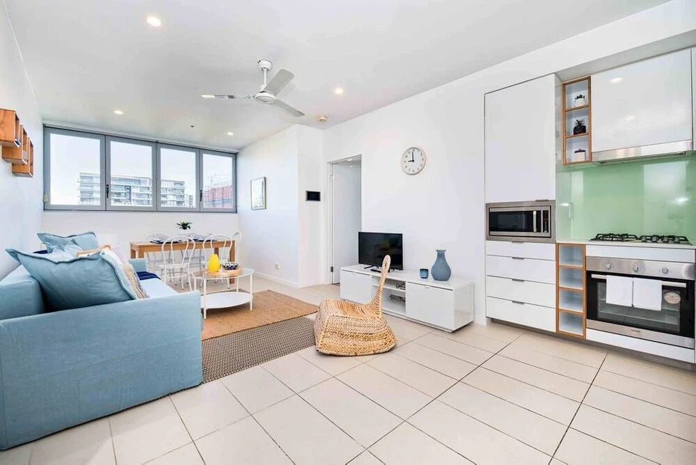 Bright 2 Bedroom Seafoam Apartment