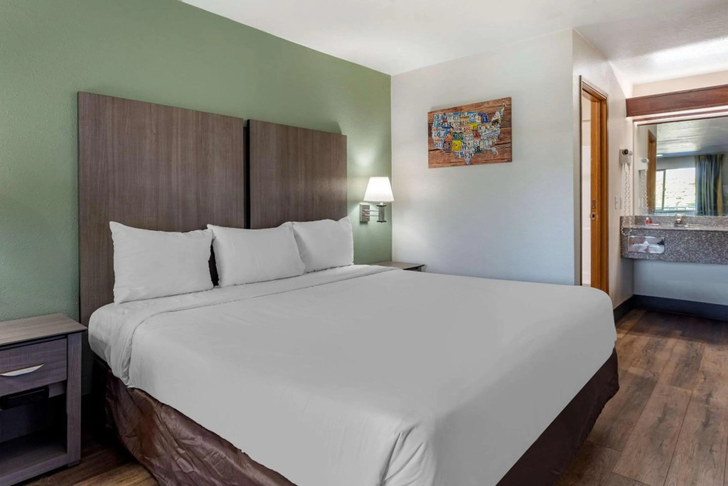 Econo Lodge Portland Airport