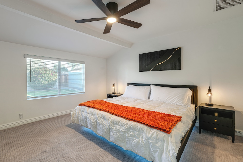 Phoenix Modern Retreat w/ Pool & Putting Green