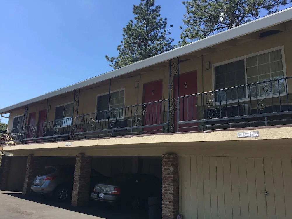 Paradise Inn