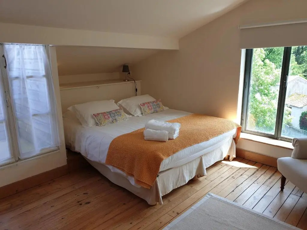 QUAI 3 loft moderne et lumineux les pieds dans l'eau