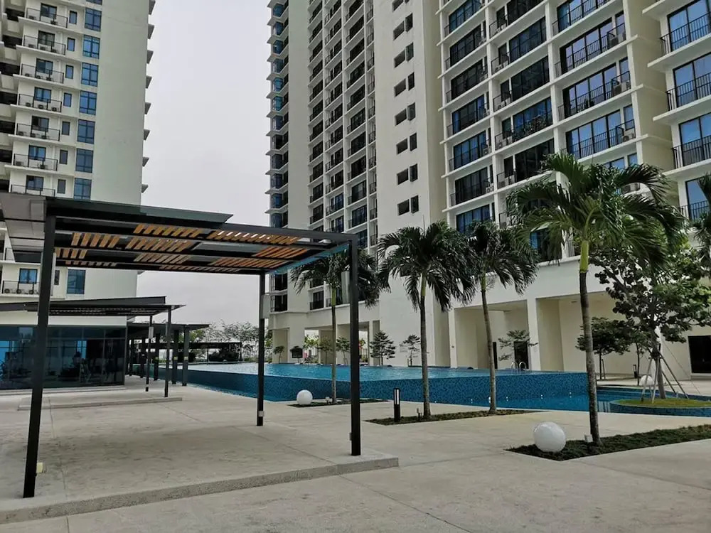 Machome GuestHome at Trefoil Setia City