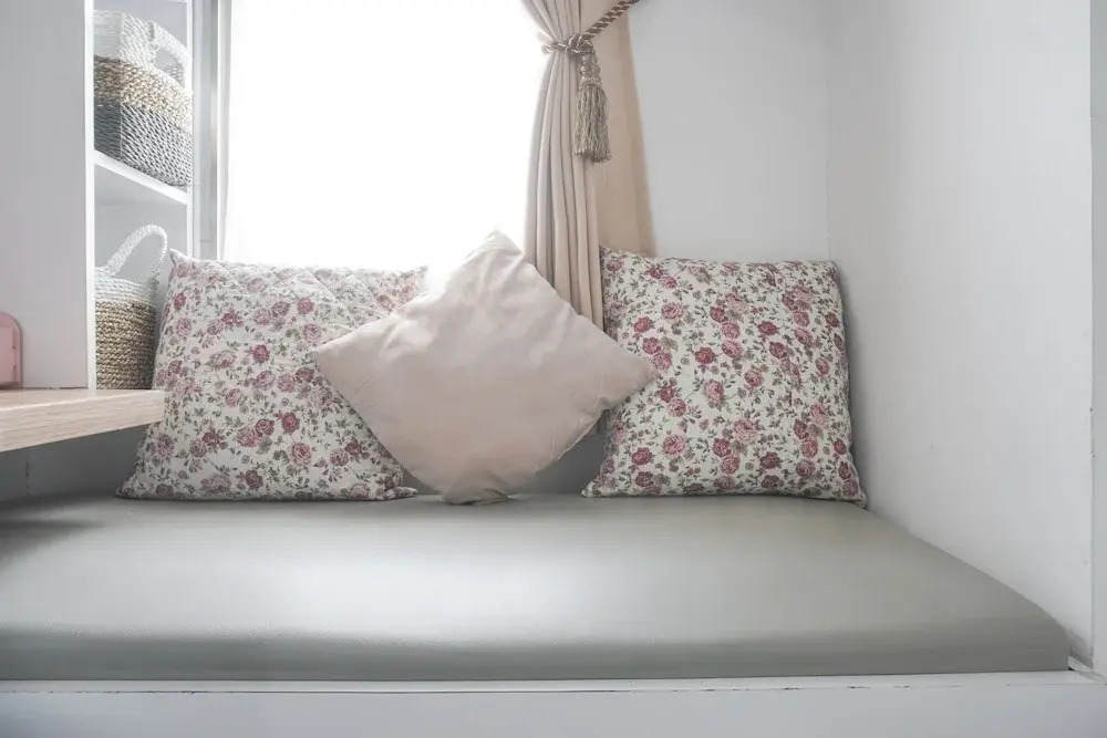 Fancy And Nice Studio At Belmont Residence Puri Apartment