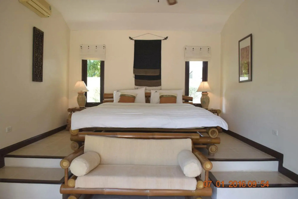 4 Bedroom Villa Gold Footsteps to Beach