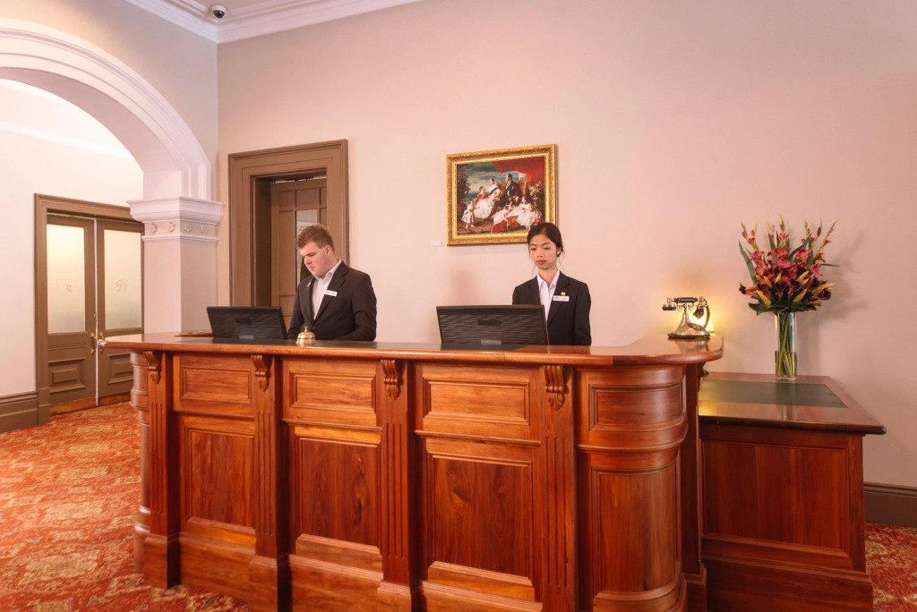 Hadleys Orient Hotel