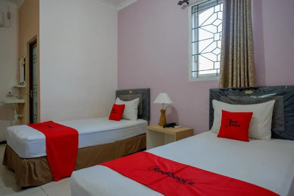 RedDoorz Plus Syariah @ Hotel Boulevard Luwuk