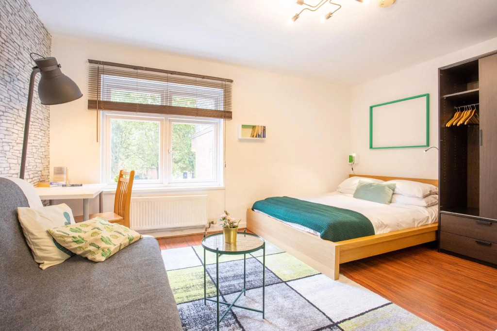 Tower Bridge Rainbow Suites