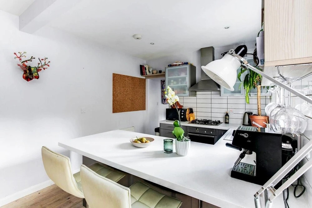 Bright 3 Bedroom Trendy Home by Hampstead