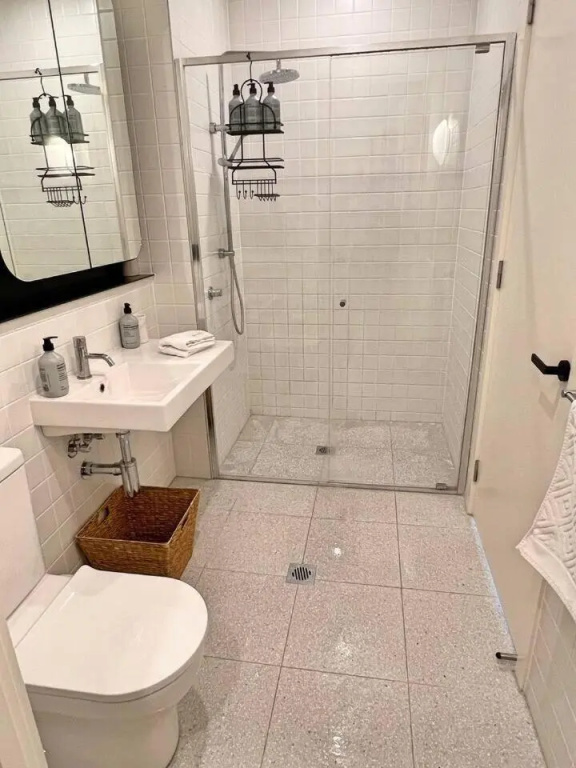 Industrial yet Modern, 1bd 1bth Apt - Woden