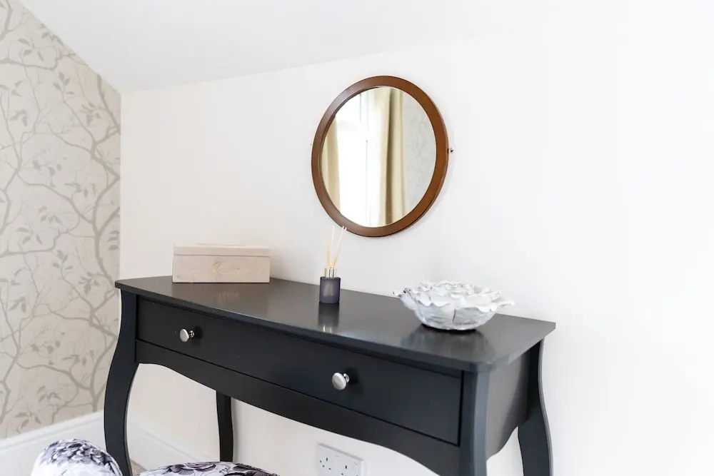 Smart, Modern 2 bed 2 Baths apt on Ryde High St