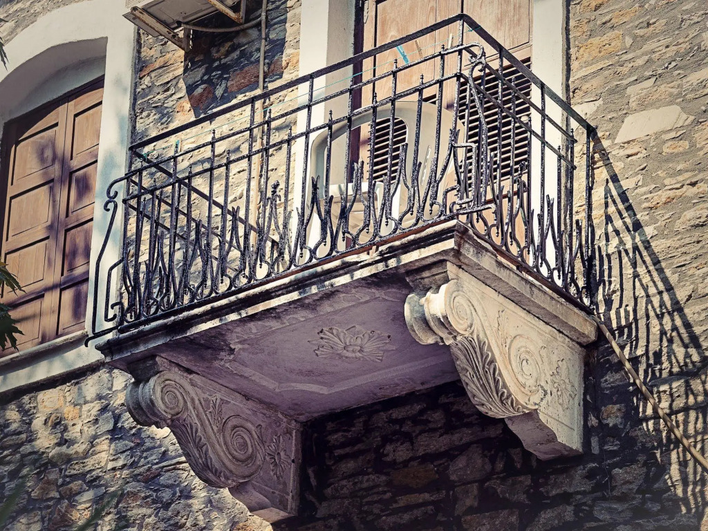 Naftilos Guest House