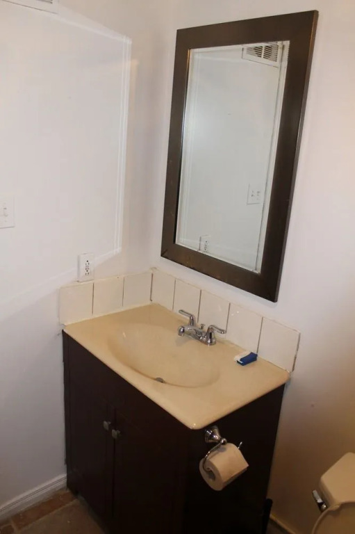 Adib Apartments - 224 Woodroffe Ave, Unit 4 (Basement)