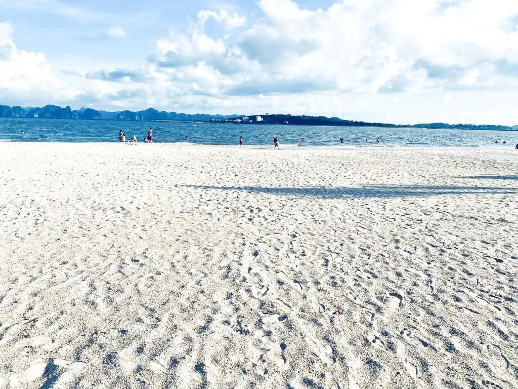 Ecobay Halong 2- Mountain view & near Marina beach