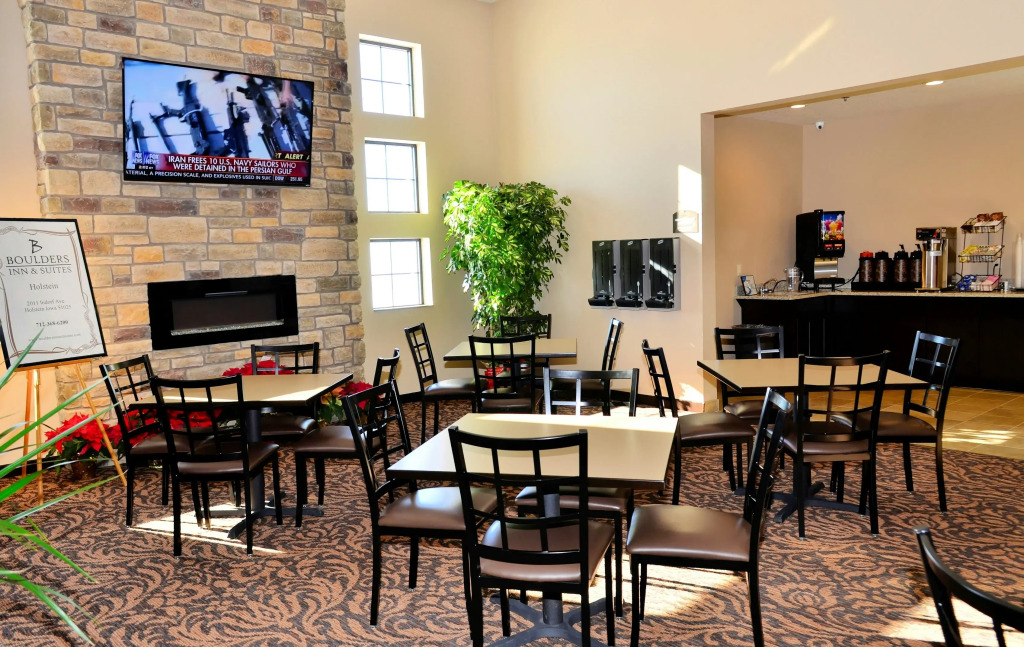 Cobblestone Inn & Suites - Holstein