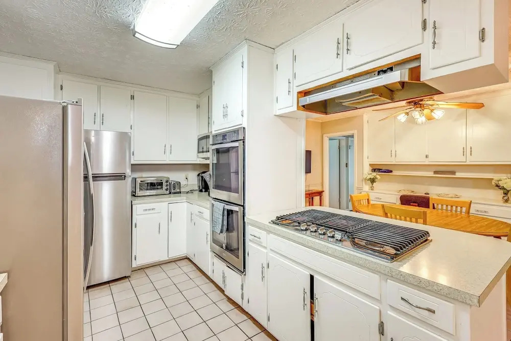 Spacious Downtown Montgomery Home w/ Yard, Patio