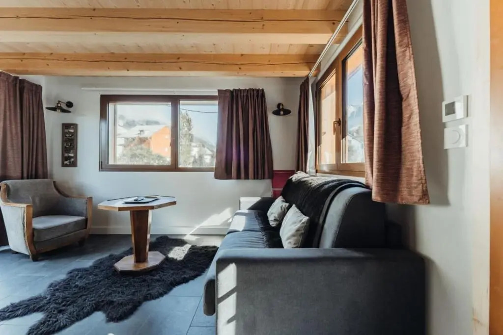 Chalet with mountain view and 2 min walk from the city center