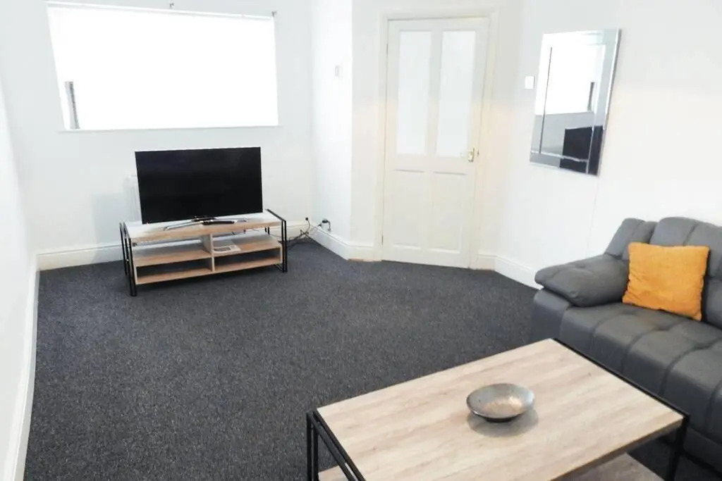 Outstanding and Spacious modern 4 bedroom house