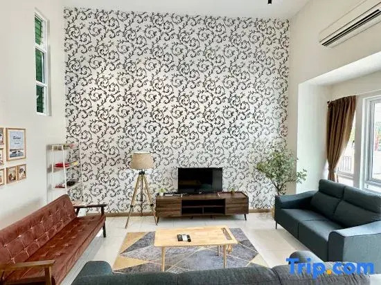 Karpal Singh Drive Seaside Georgetown 4BR-15pax by 3C