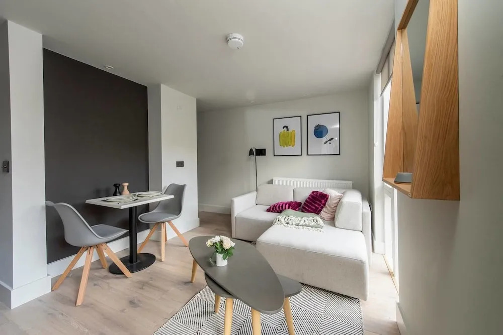 Modern 1BD Flat w/ Roof Top Access in Castlefield