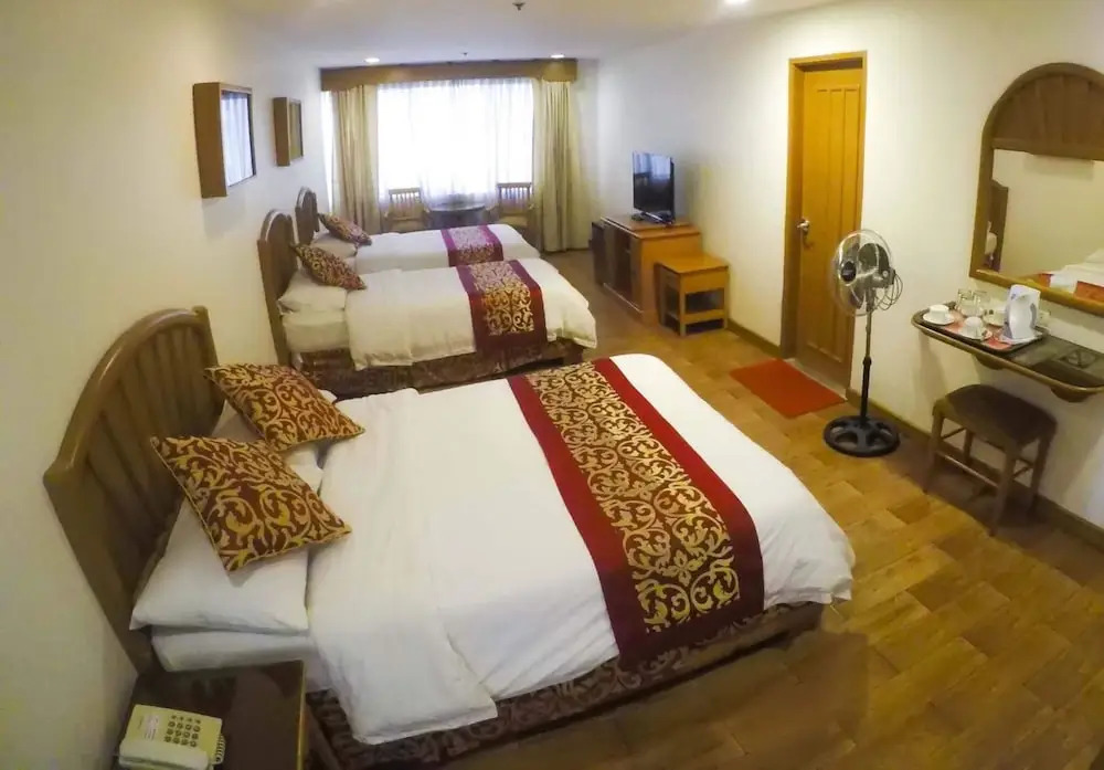 Pines View Hotel