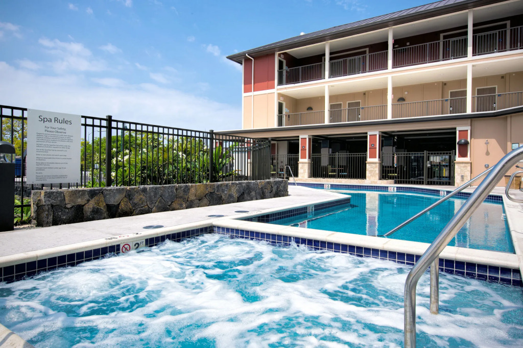 Holiday Inn Express & Suites Kailua-Kona by IHG