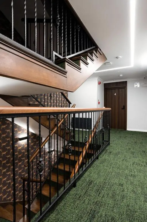 Forrest Apartments & Hostel