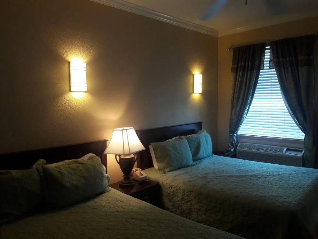 Athens Hotel & Suites