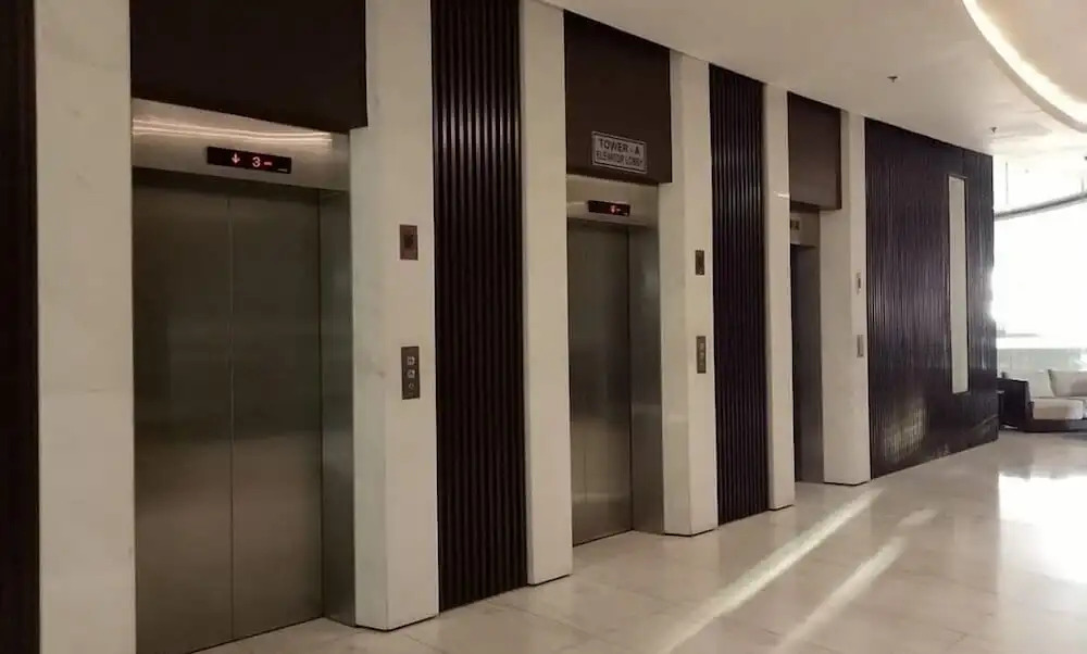 Cozi Modern Loft Suite near high street BGC wifi pool
