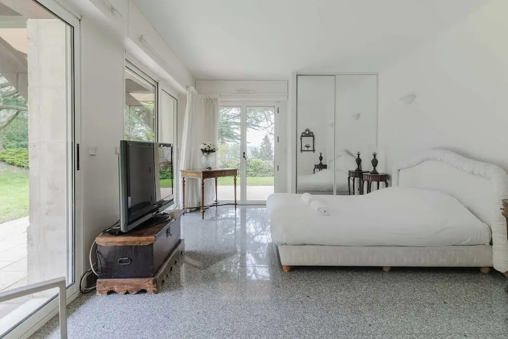 Luxury Haven With Pool, Tennis and Large Garden