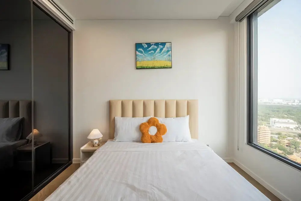The Lumiere Luxury Citypoint ANGIA