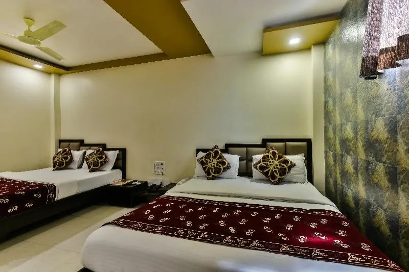 OYO 7046 Hotel Guest Inn