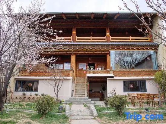 Shangri-La Vo Jingdujie Homestay