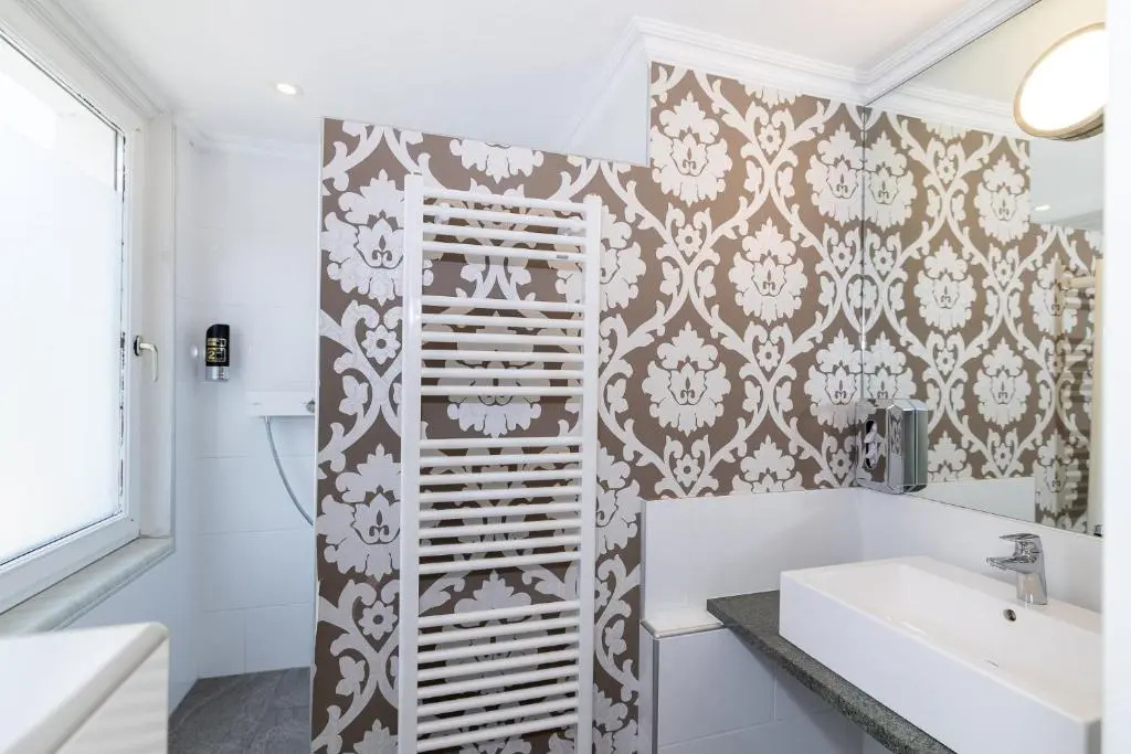 Corso, Zimmer & Cafe, Hotel Garni