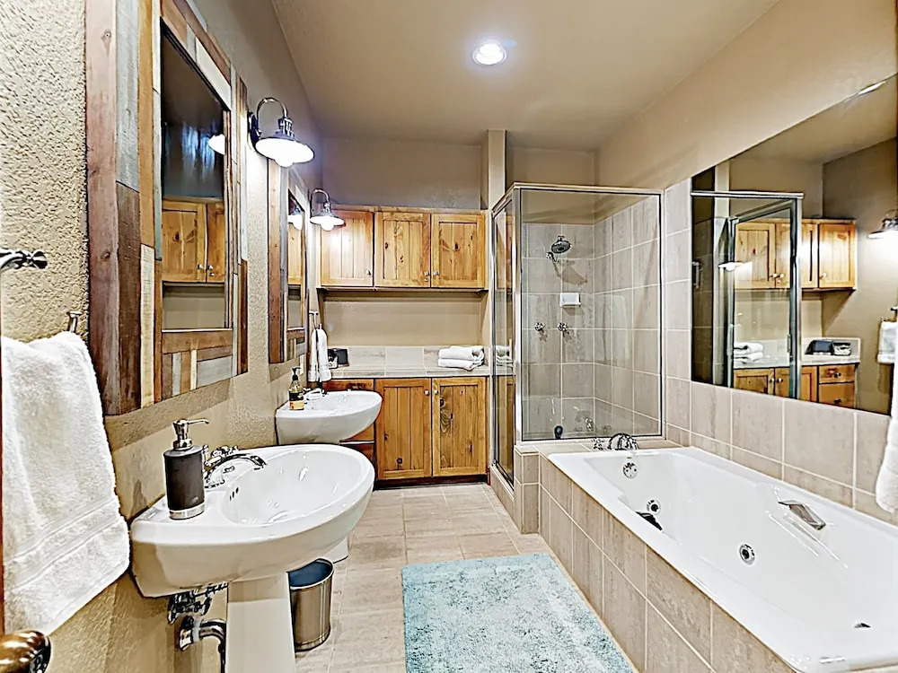 New Listing! Alpine Getaway W/ Deck, Near Skiing 3 Bedroom Home