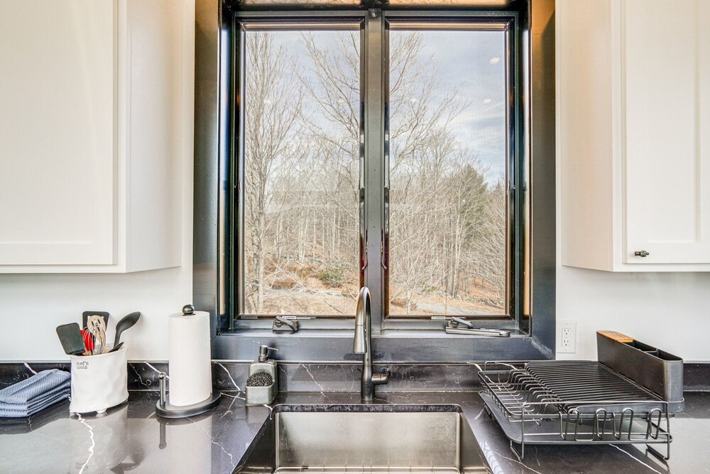 Custom Windham Mtn Villa w/ Pool, Theater & Views