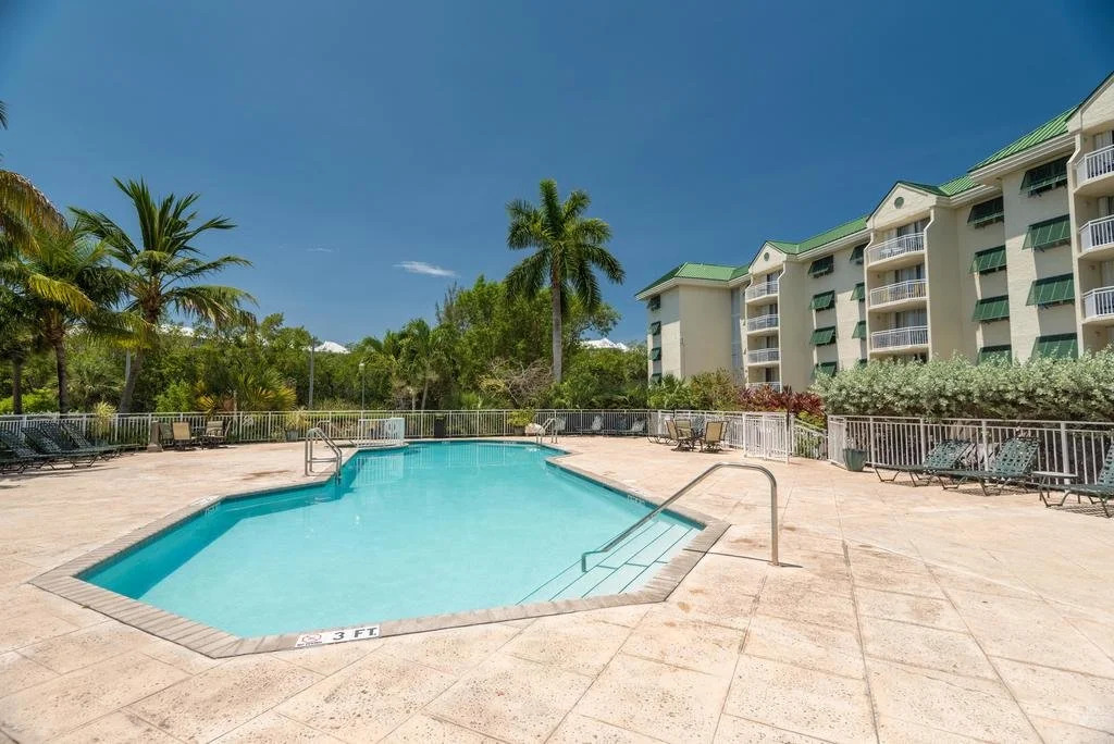 Sunrise Suites Resort