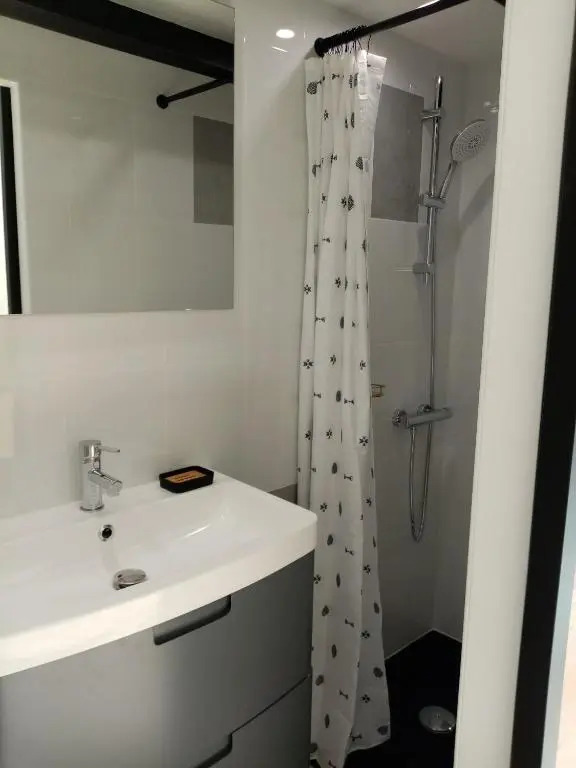 Studio de Charme Neuf a la Montagne (Adults Only)