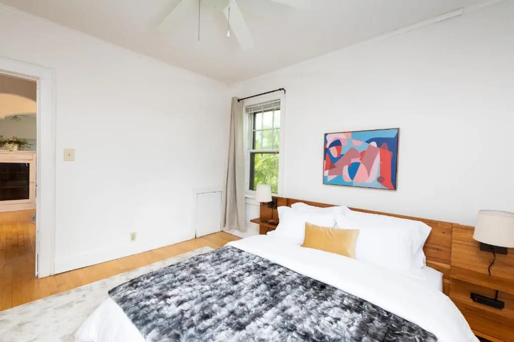 Flexhome East Side Vintage 2BR B2