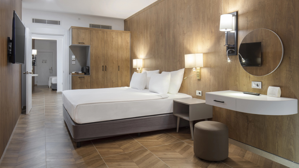 Nirvana Cosmopolitan Hotel - Convention & Sports Center